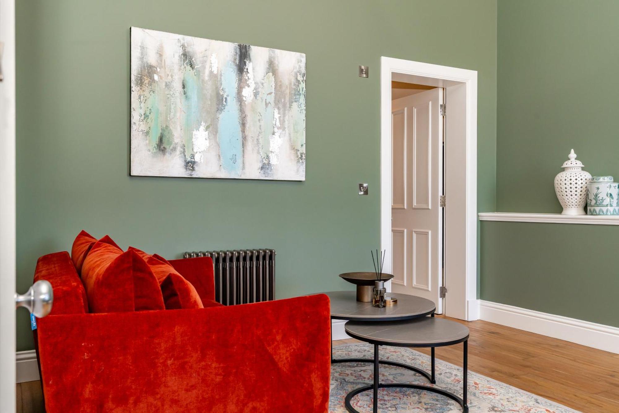 Dragon Suites Luxury Apartments At 9 Albyn Place — Photos 2